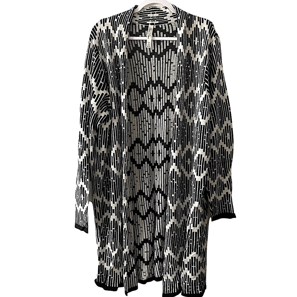 🦓 Black and White Pattern Cardigan Simple Elegant